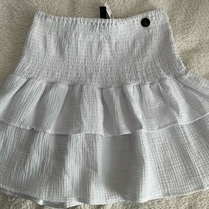 High wasted ruffle skirt